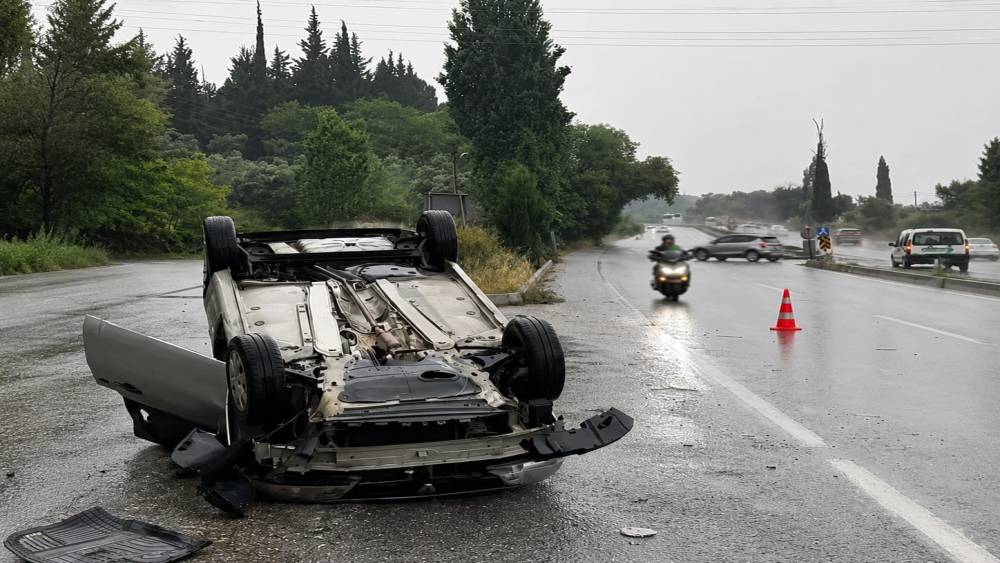 S&ouml;ke Kuşadası yolu &uuml;zerinde otomobil takla attı

