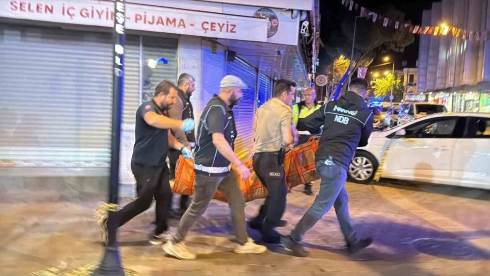 KADES ihbarına giden polise ateş a&ccedil;ıldı: Eski eşini ve polisi yaralayan şahıs intihar etti
