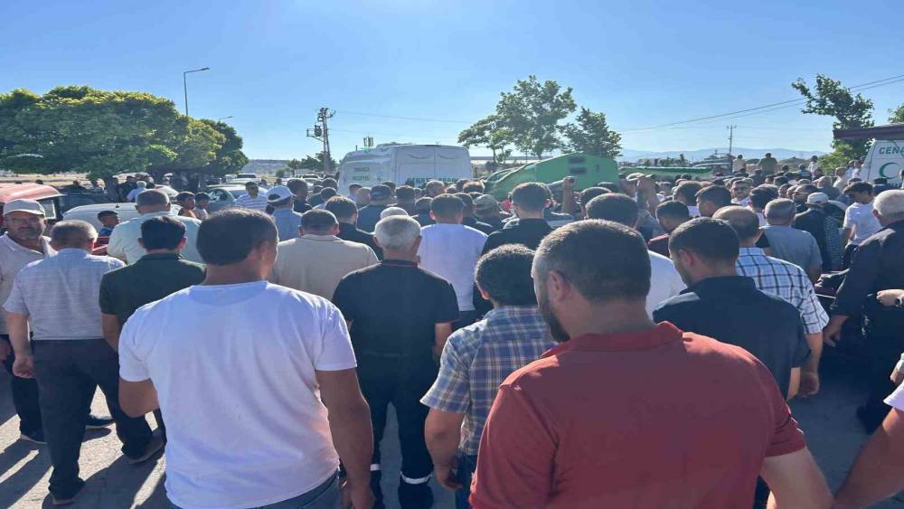 Ş&uuml;phelinin minib&uuml;sle ka&ccedil;arken &ccedil;arptığı şahıs toprağa verildi
