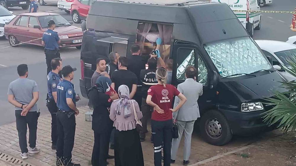Şanlıurfa&rsquo;da AVM&rsquo;nin otoparkında erkek cesedi bulundu
