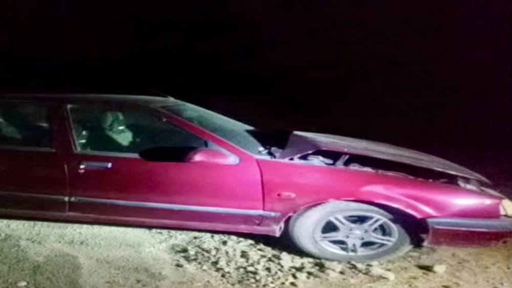İki otomobil &ccedil;arpıştı: S&uuml;r&uuml;c&uuml;ler burnu bile kanamadan kurtuldu
