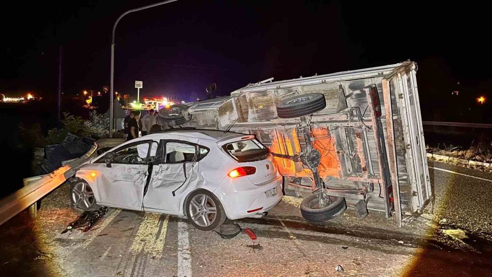 Otomobil ile kamyonet &ccedil;arpıştı: 1 yaralı
