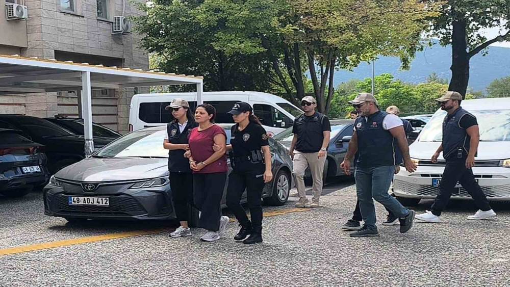 FET&Ouml;&rsquo;c&uuml; y&uuml;zbaşının ablasına 10 yılda 2. tutuklama
