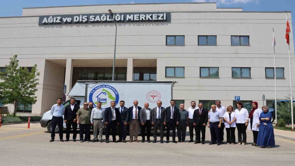 Elazığ&rsquo;da Mobil Ağız ve Diş Sağlığı Aracı, sağlık hizmetlerine erişimi kolaylaştıracak
