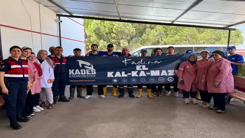 Jandarmadan vatandaşlara KADES bilgilendirmesi
