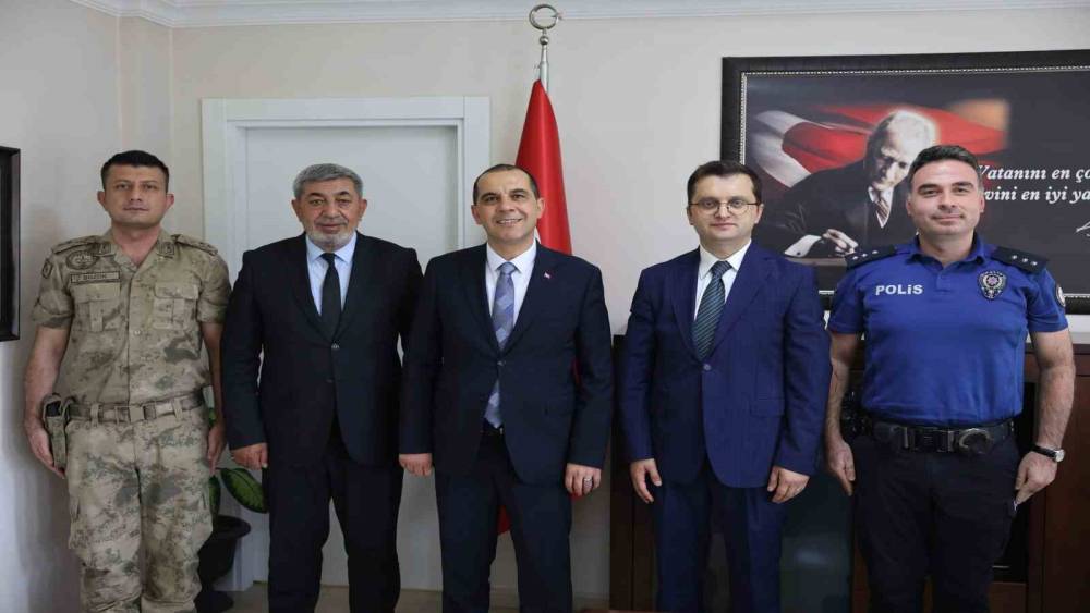 Vali Taşolar&rsquo;dan Karakoyunlu kaymakamı Kayaş&rsquo;a hayırlı olsun ziyareti
