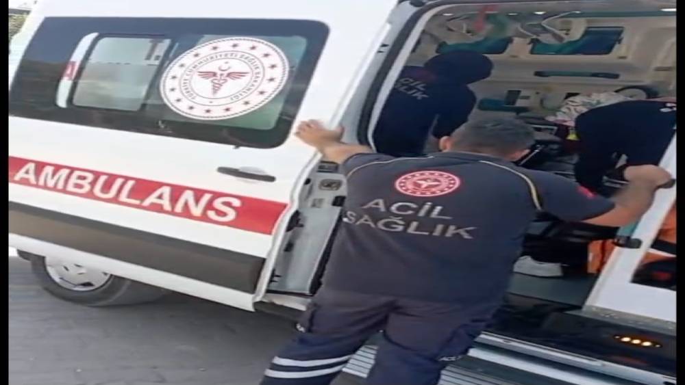 Kastamonu&rsquo;da denize giren 4 kişilik aile boğulmaktan son anda kurtarıldı
