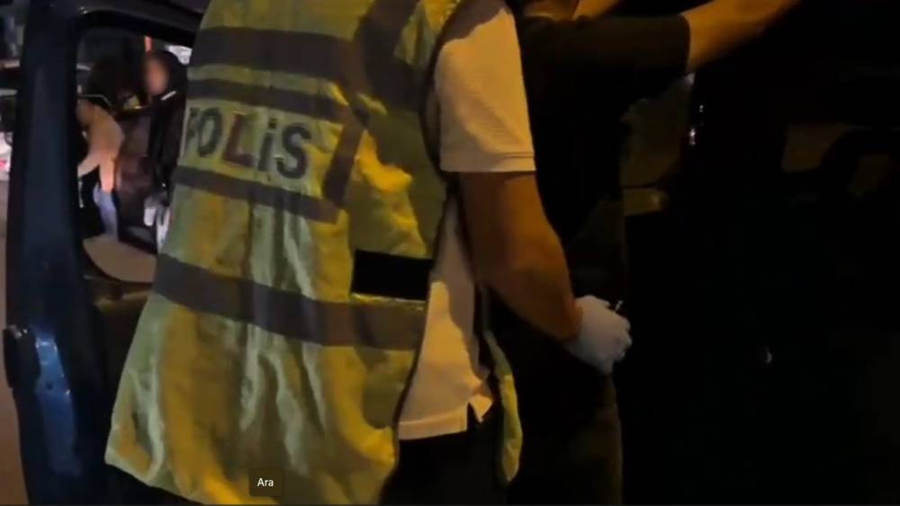 Konya&rsquo;da "Huzur-42-8" uygulamasında 54 yıl kesinleşmiş hapis cezası bulunan 3 şahıs yakalandı
