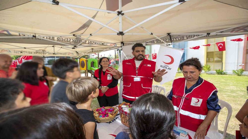 Mersin&rsquo;de &ccedil;ocuklar &lsquo;sağlık el&ccedil;isi&rsquo; oluyor
