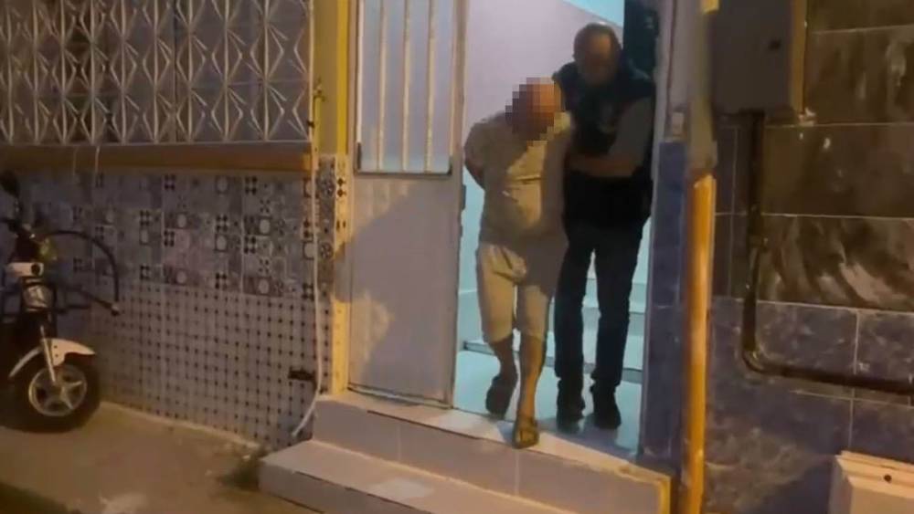 İzmir&rsquo;de &rsquo;Ailem G&uuml;vende&rsquo; operasyonu: 16 g&ouml;zaltı
