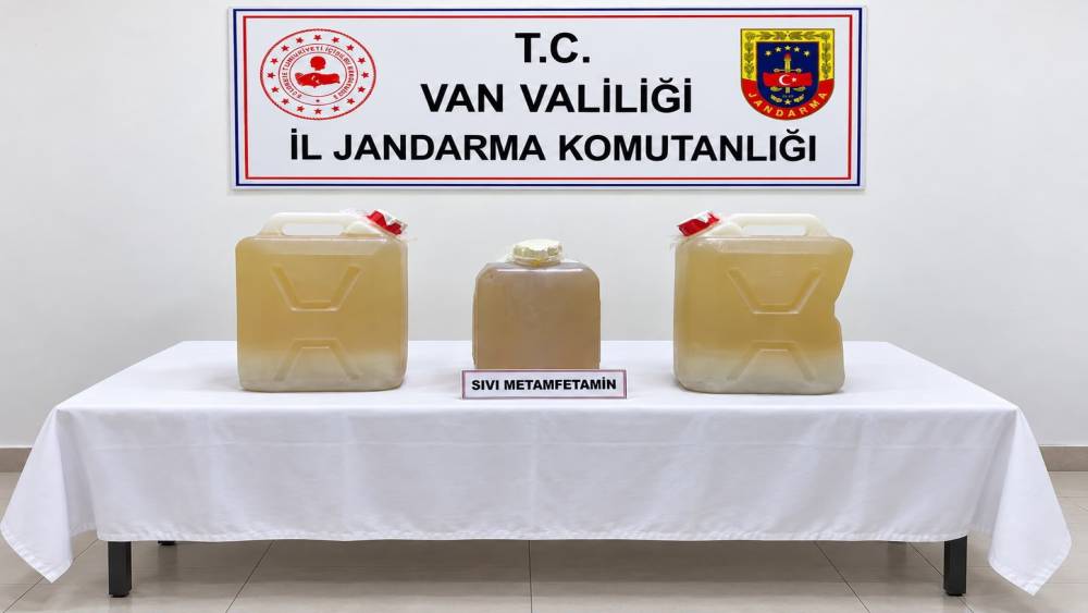 Van&rsquo;da 34 kilo sıvı metamfetamin ele ge&ccedil;irildi
