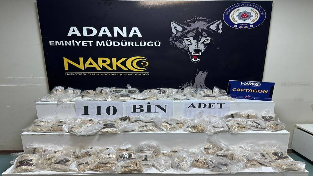 Otomobilden 110 bin uyuşturucu hap &ccedil;ıktı, kendisini "maddelerden bilgim yok" diyerek savundu

