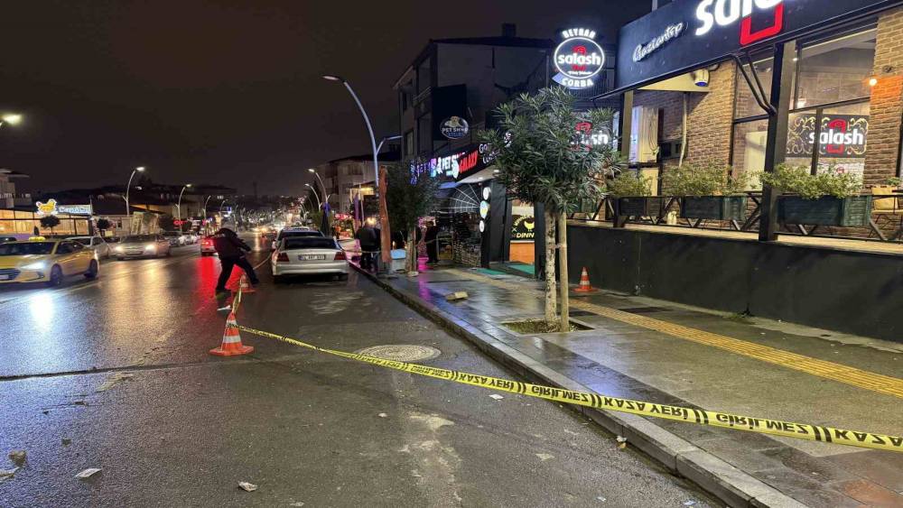 İki esnaf arasında &ccedil;ıkan silahlı kavgada 1 kişi &ouml;ld&uuml;, 1 kişi yaralandı