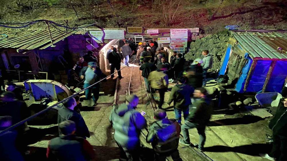 Gediz&rsquo;de madende gazdan etkilenen madencilerin tedavileri devam ediyor
