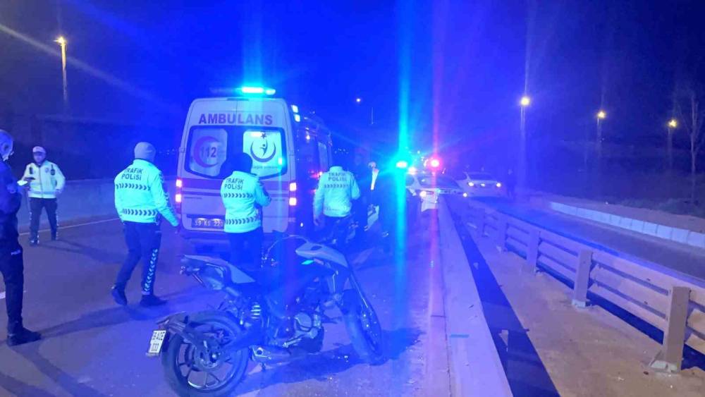 Tekirdağ&rsquo;da iki motosiklet &ccedil;arpıştı: 3 yaralı
