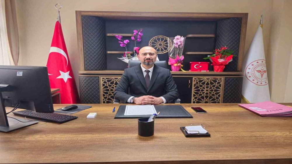 Başhekim Zor: "Sağlık &ccedil;alışanlarımız toplumumuza umut oluyor"
