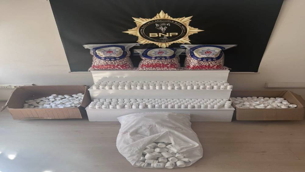 Balıkesir&rsquo;de uyuşturucu operasyonunda 2 kişi tutuklandı
