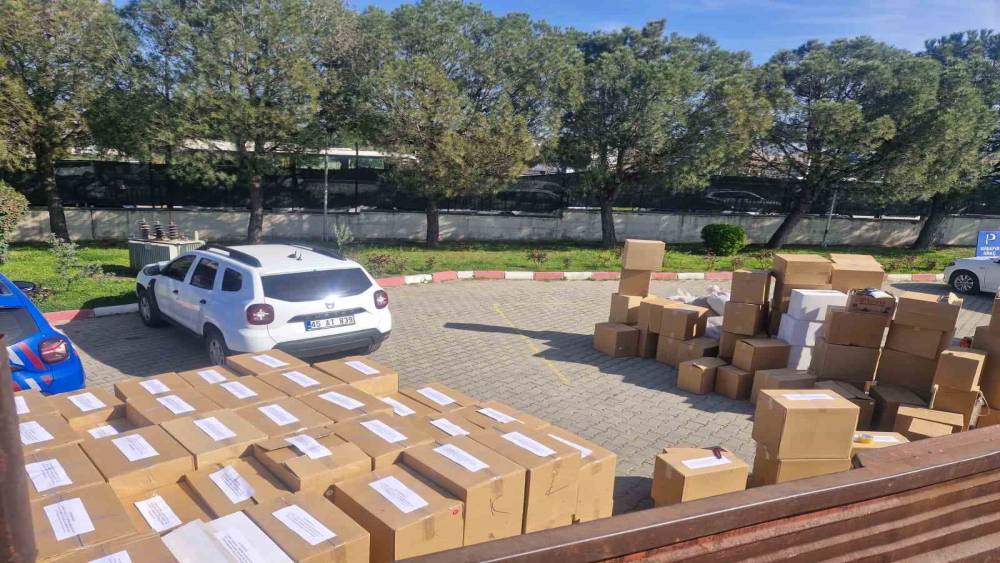 Turgutlu&rsquo;da ka&ccedil;ak t&uuml;t&uuml;n operasyonu: 5 tutuklama
