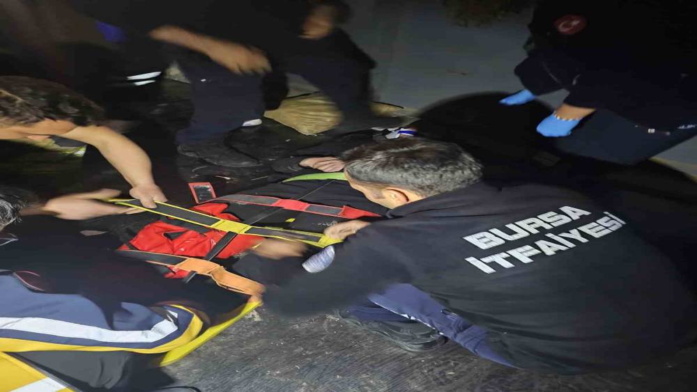 Bursa&rsquo;da asans&ouml;r boşluğuna d&uuml;şen 17 yaşındaki gen&ccedil; ağır yaralandı
