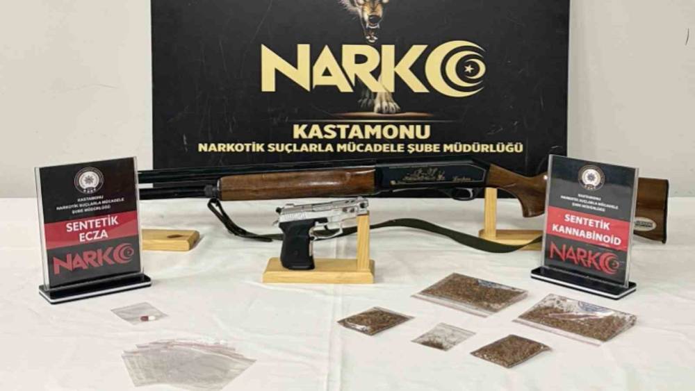 Kastamonu&rsquo;da uyuşturucu operasyonu: 5 g&ouml;zaltı
