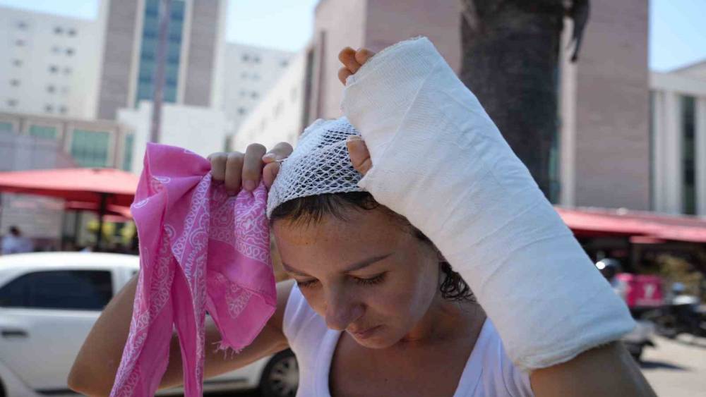 Eşini sokak ortasında sopayla darbettiği iddia edilen sanığa 19 yıl hapis
