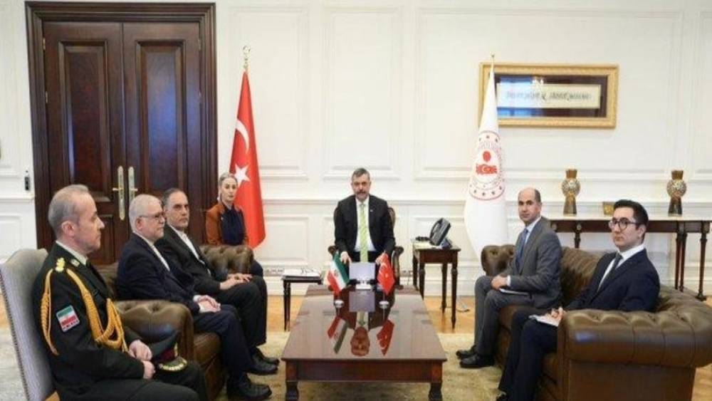 Bakan &Ccedil;ift&ccedil;i, İran&rsquo;ın Ankara B&uuml;y&uuml;kel&ccedil;isi Habibullahzadeh ile bir araya geldi
