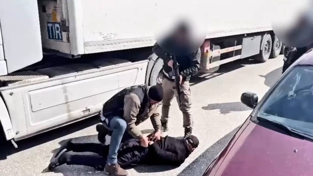 Y&uuml;ksekova&rsquo;da zehir tacirlerine ağır darbe: 211 kilogram uyuşturucu ele ge&ccedil;irildi
