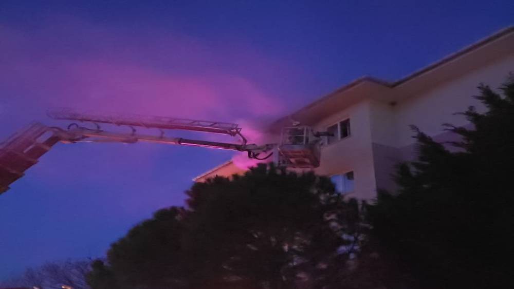 Edirne&rsquo;de apartman dairesinde korkutan yangın
