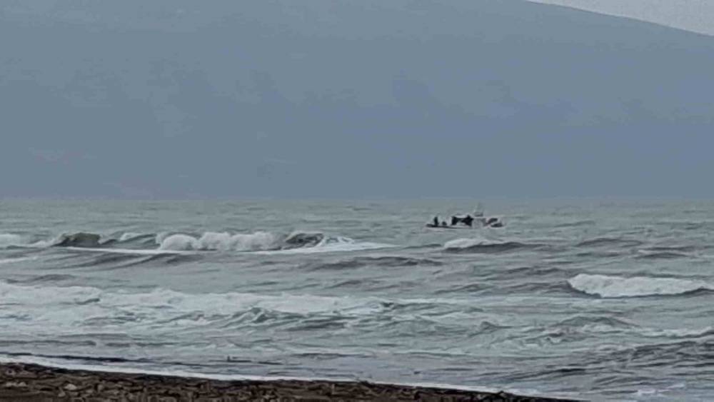 Denizde korku dolu anlar: 4 gen&ccedil; boğulma tehlikesi ge&ccedil;irdi
