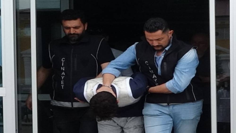 Yaşlı adamı tarlada bı&ccedil;aklayarak &ouml;ld&uuml;ren ş&uuml;pheli tutuklandı

