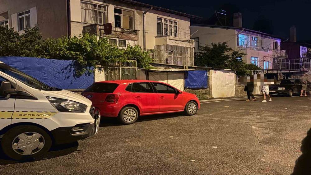 Kayseri&rsquo;de husumetlilerin hedefi olan 2 katlı ev kurşunlandı
