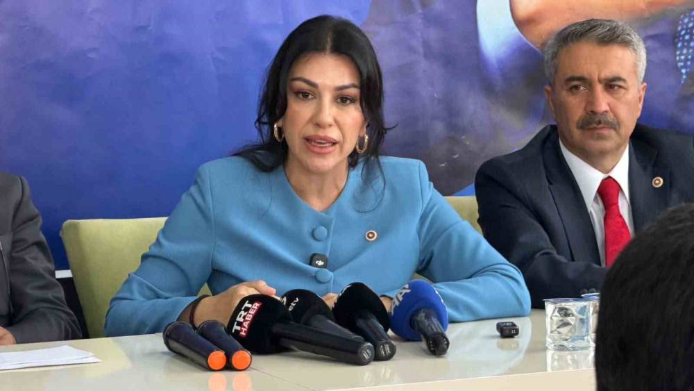 AK Parti Genel Başkan Yardımcısı Ayan: "Adıyaman b&ouml;lgenin parlayan yıldızı konumunda"
