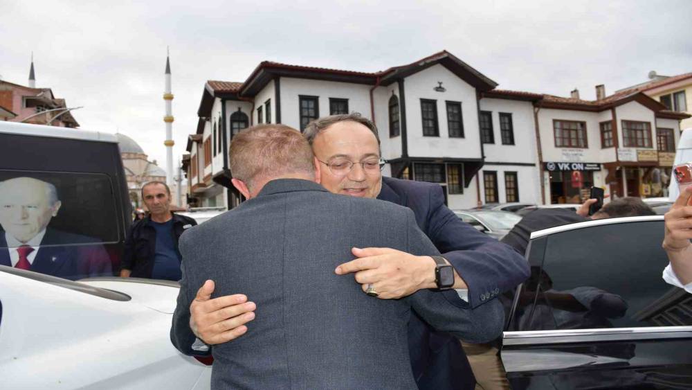 MHP&rsquo;den Vezirk&ouml;pr&uuml;&rsquo;ye hayırlı olsun ziyareti
