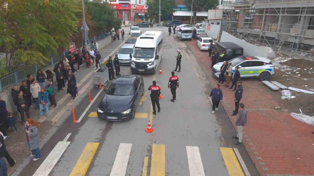 Malatya&rsquo;da okul &ccedil;evrelerinde g&uuml;venlik denetimleri s&uuml;r&uuml;yor
