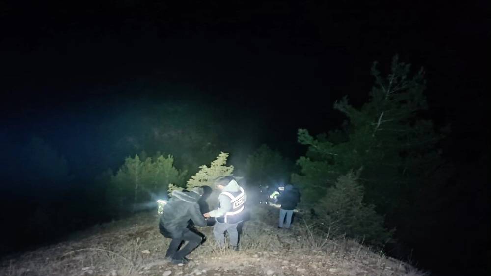 &Ccedil;orum&rsquo;da kaybolan yaşlı adam ormanda bulundu
