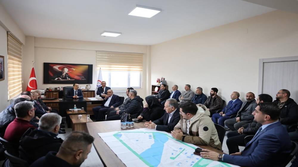 Vali Taşolar, Organize Sanayi B&ouml;lgesi&rsquo;nde yatırımcılarla buluştu
