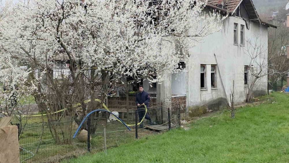D&uuml;zce&rsquo;de sahur vakti &ccedil;ıkan ev yangınında yaşlı kadın hayatını kaybetti
