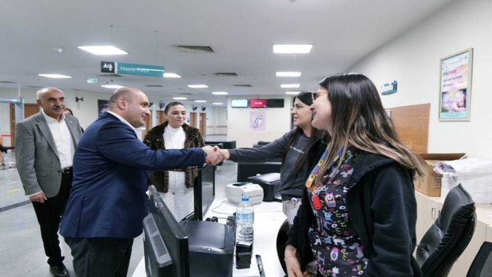 Başkan Albayrak, sağlık &ccedil;alışanları ile bir araya geldi

