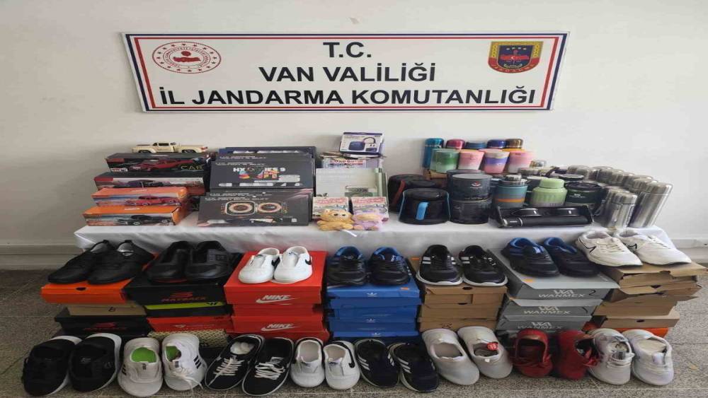 Van&rsquo;da 209 par&ccedil;a ka&ccedil;ak eşya ele ge&ccedil;irildi
