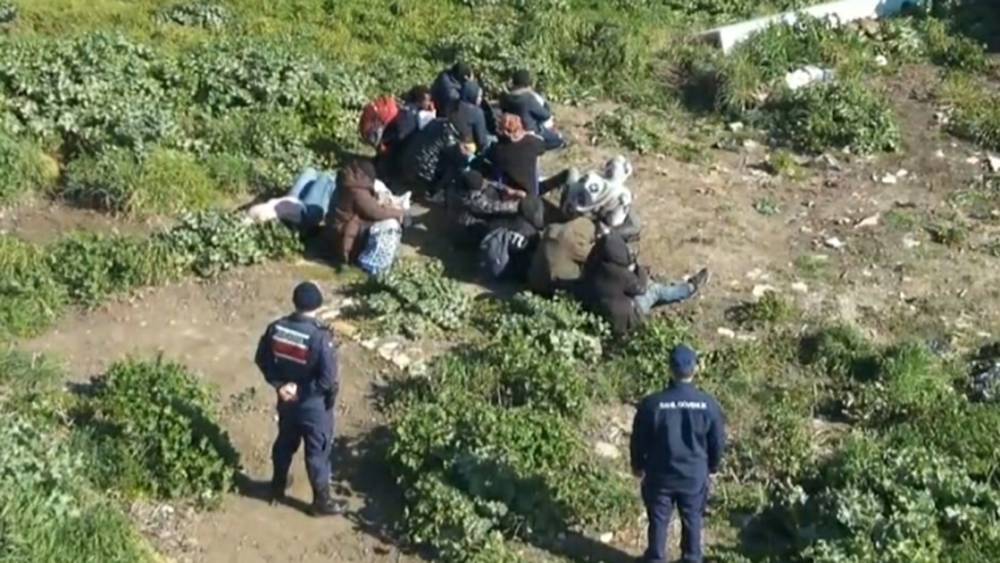 Ayvalık&rsquo;ta 3&rsquo;&uuml; &ccedil;ocuk 25 g&ouml;&ccedil;men yakalandı
