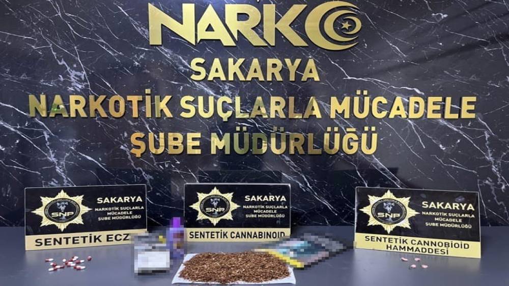 Sakarya&rsquo;da zehir tacirlerine operasyon: 3 tutuklama
