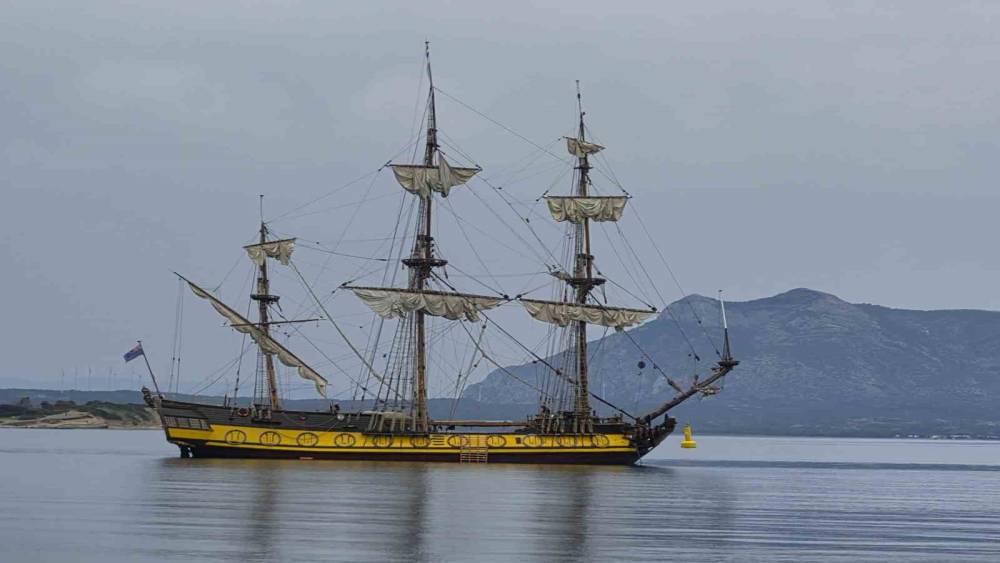 Cook Adaları bayraklı yelkenli Dat&ccedil;a&rsquo;ya demirledi
