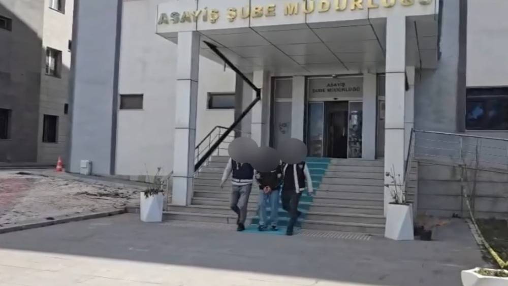 Van&rsquo;da vicdanları sızlatan hırsızlık: SMA bağış kutusunu &ccedil;alan ş&uuml;pheliler tutuklandı
