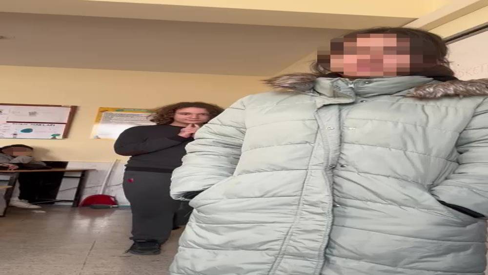 Saldırganın sınıfta &ccedil;ekildiği g&ouml;r&uuml;nt&uuml;ler ortaya &ccedil;ıktı
