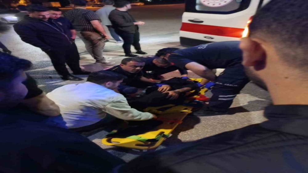Otomobil ile motosiklet &ccedil;arpıştı: 1 yaralı

