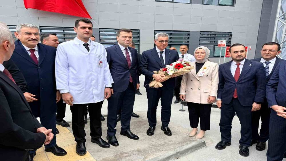 Sağlık Bakanı Memişoğlu: "T&uuml;rkiye, Cumhurbaşkanımızın liderliğinde sağlıkta son 25 yılda b&uuml;y&uuml;k gelişim g&ouml;sterdi"
