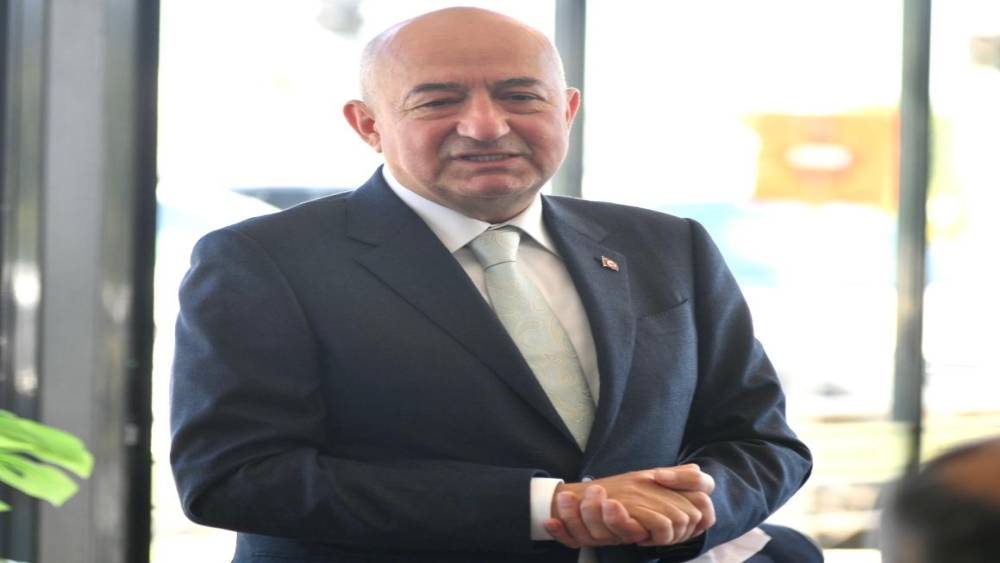 AK Partili Gider: "Doğu Akdeniz&rsquo;de, Kıbrıs&rsquo;ta, Yunanistan&rsquo;ın kendini g&ouml;stermesi, İsrail&rsquo;in kışkırtması ve desteklemesiyle biz de bir savaşın i&ccedil;ine &ccedil;ekilmeye uğraşıyoruz"
