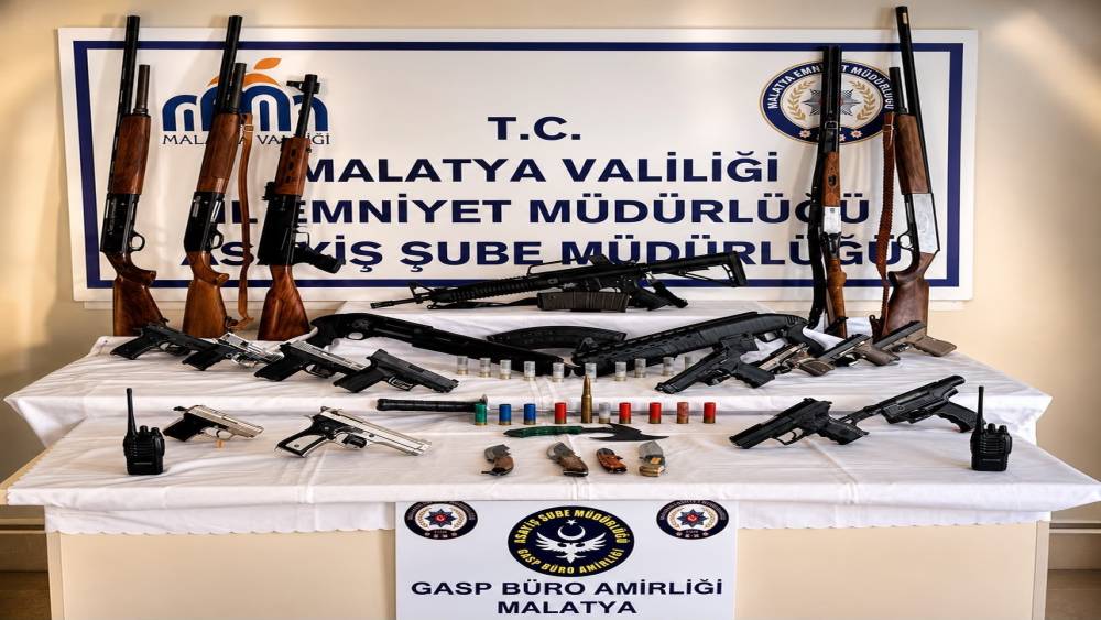 Malatya&rsquo;da silah teşhirine operasyon: 56 ş&uuml;pheli yakalandı
