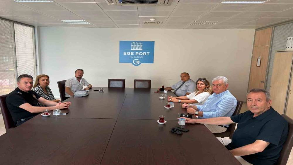 Kuşadası Limanı&rsquo;nda "indi-bindi" krizi: Sekt&ouml;r temsilcilerinden yeni uygulamaya tepki
