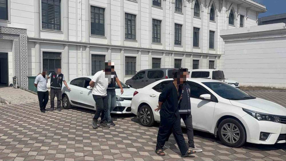 Kocaeli&rsquo;de parktaki cinayete ilişkin 3 ş&uuml;pheli tutuklandı
